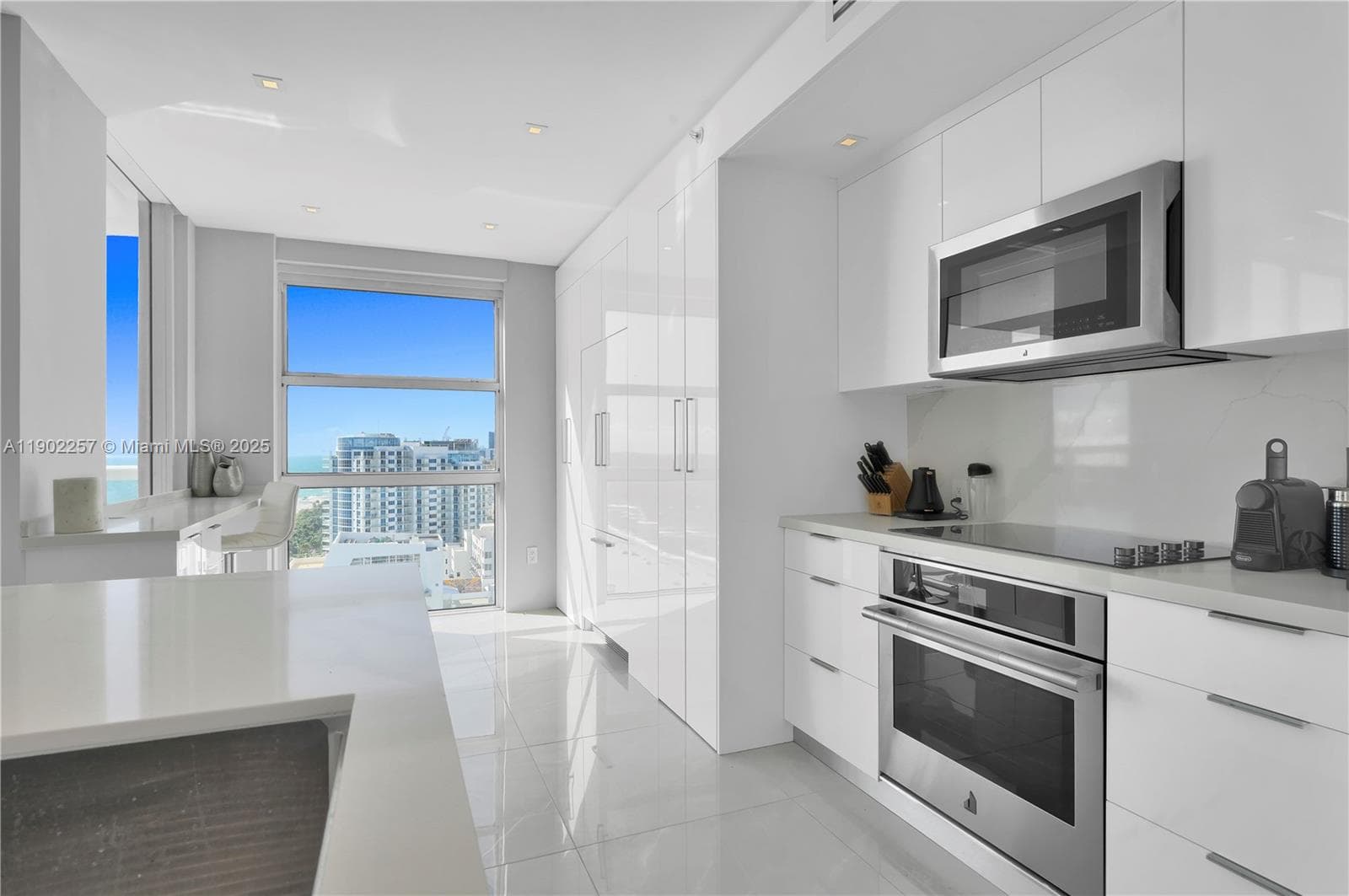 LA TOUR CONDO · #2101 in Miami Beach - Photo 8