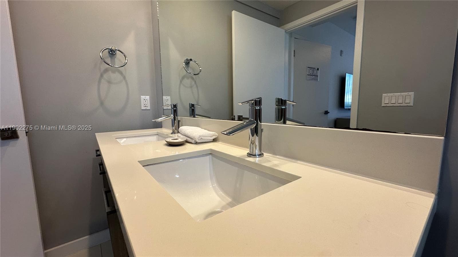 Bay Breeze Residences · #302 in Bay Harbor Islands - Photo 17