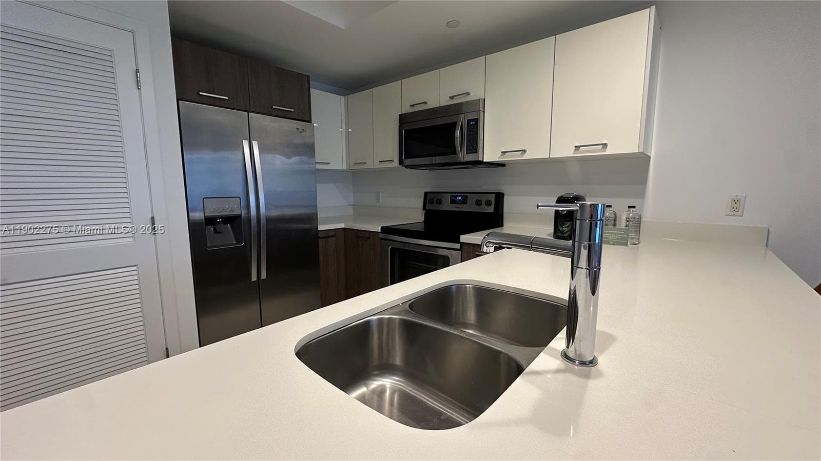 Bay Breeze Residences · #302 in Bay Harbor Islands - Photo 5