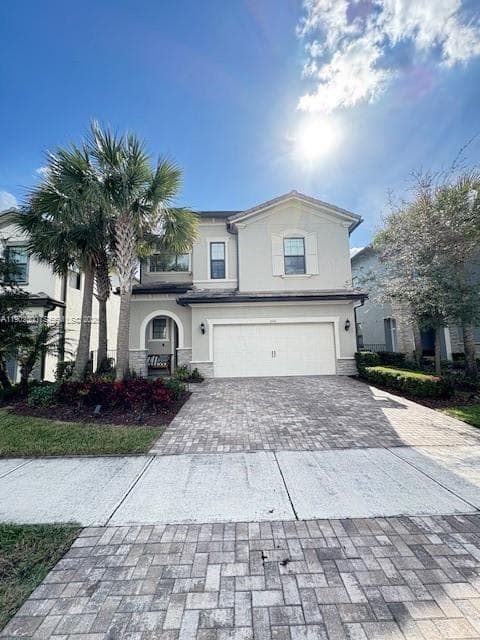 2434 Primrose Pl photo 1