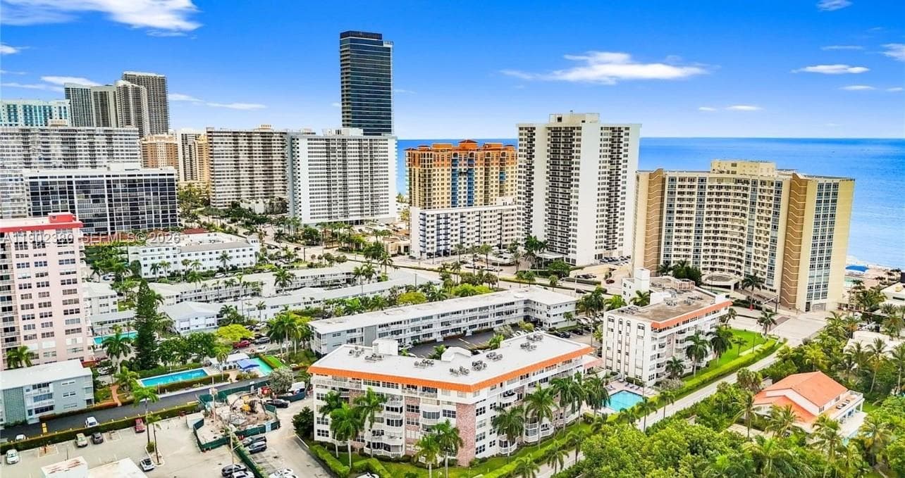 GOLDEN VIEW CONDO · #306 in Hallandale Beach - Photo 22