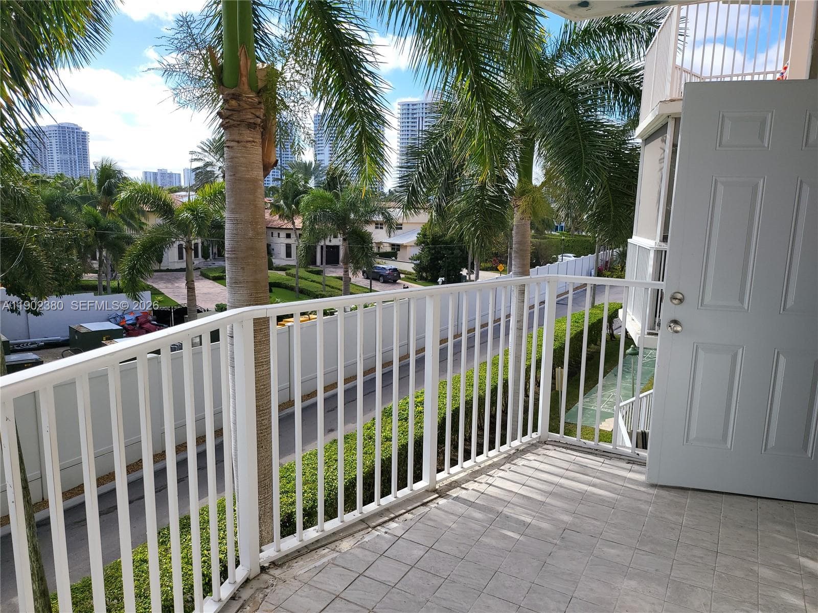 GOLDEN VIEW CONDO · #306 in Hallandale Beach - Photo 25