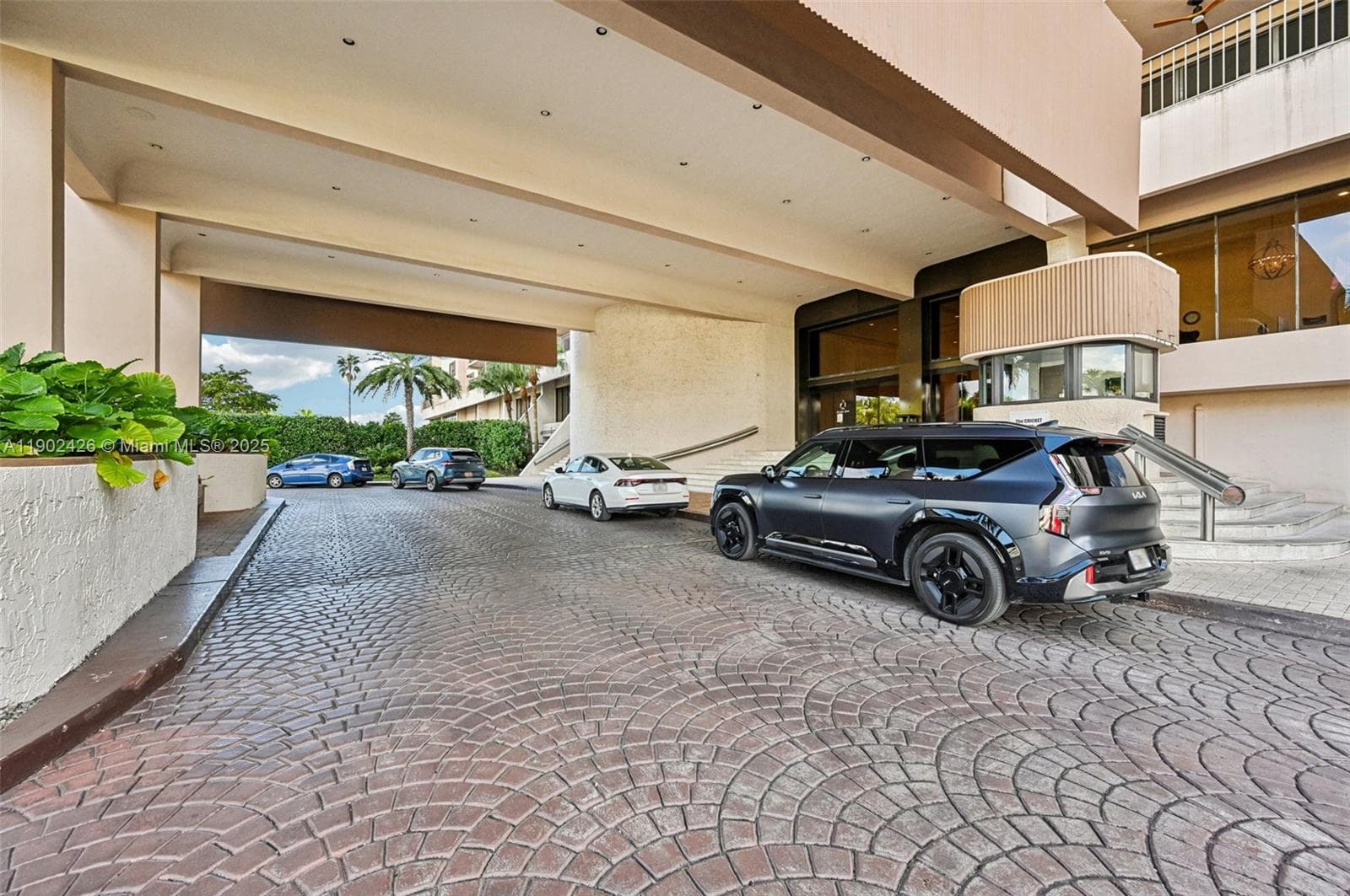 CRICKET CLUB CONDO · #1004 in Miami - Photo 3