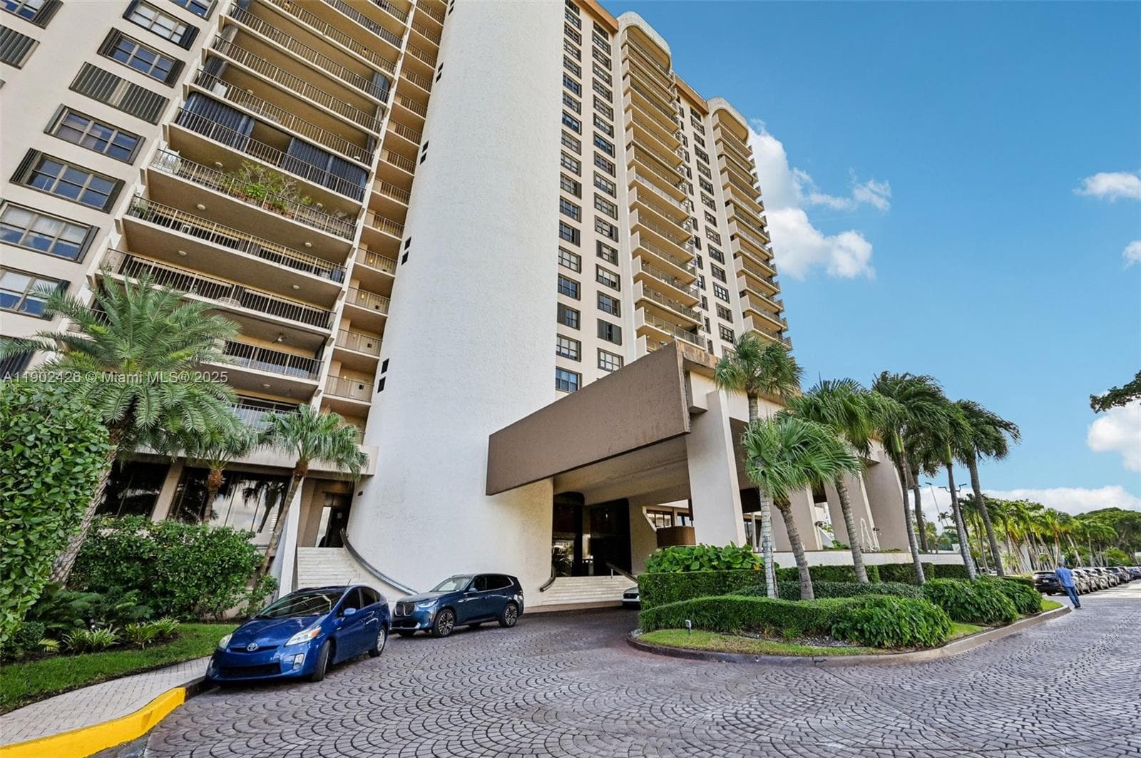 CRICKET CLUB CONDO · #1004 in Miami - Photo 1