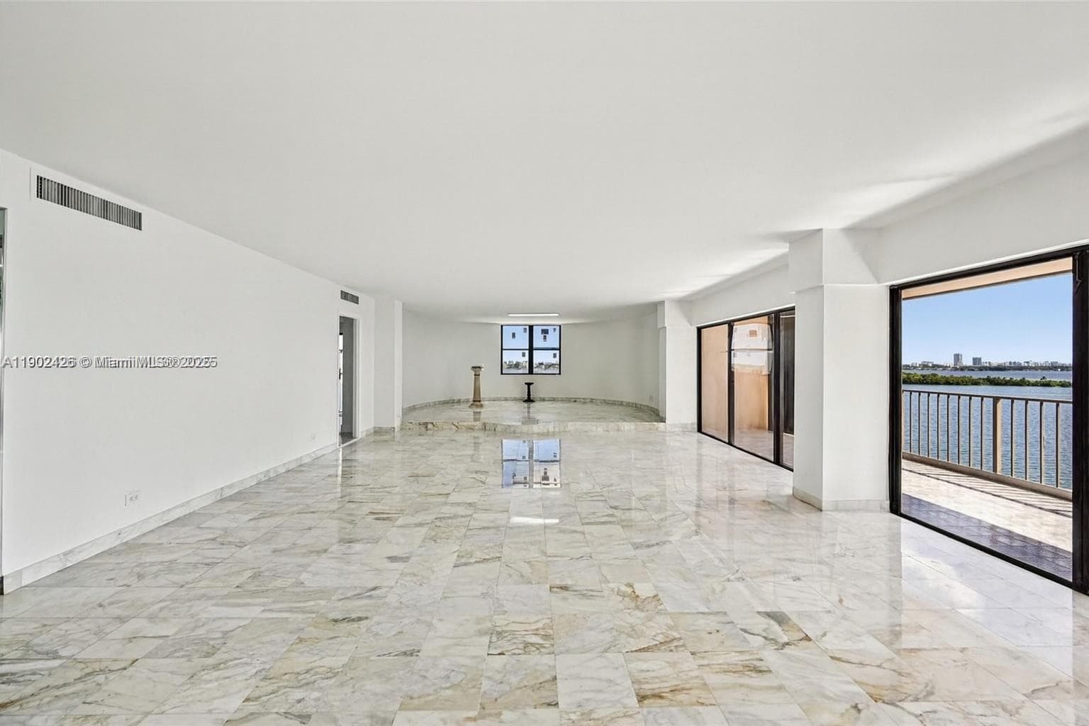 CRICKET CLUB CONDO · #1004 in Miami - Photo 8