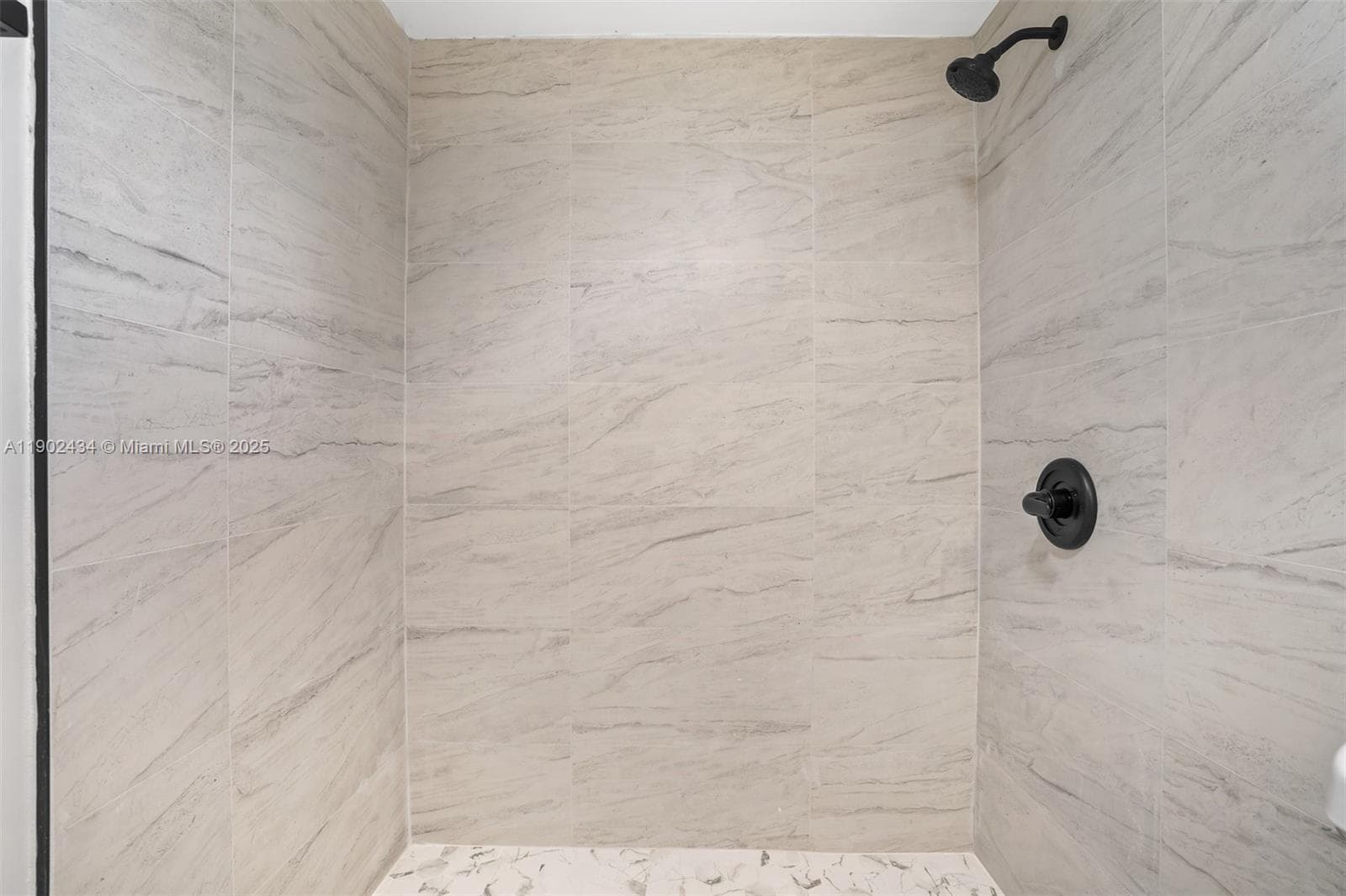 BISC LAKE GARDENS NO 2 BL · #F110 in Aventura - Photo 13