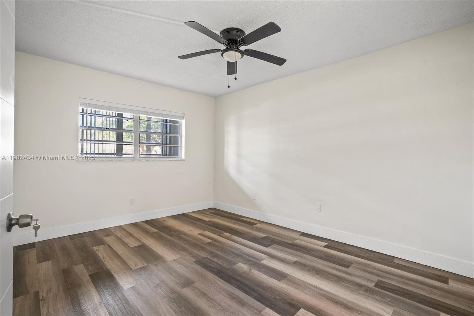 BISC LAKE GARDENS NO 2 BL · #F110 in Aventura - Photo 17