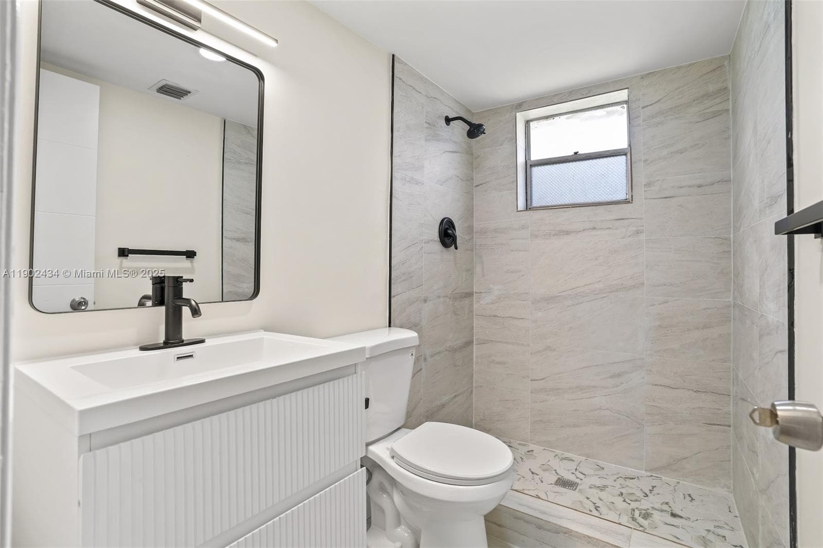 BISC LAKE GARDENS NO 2 BL · #F110 in Aventura - Photo 16