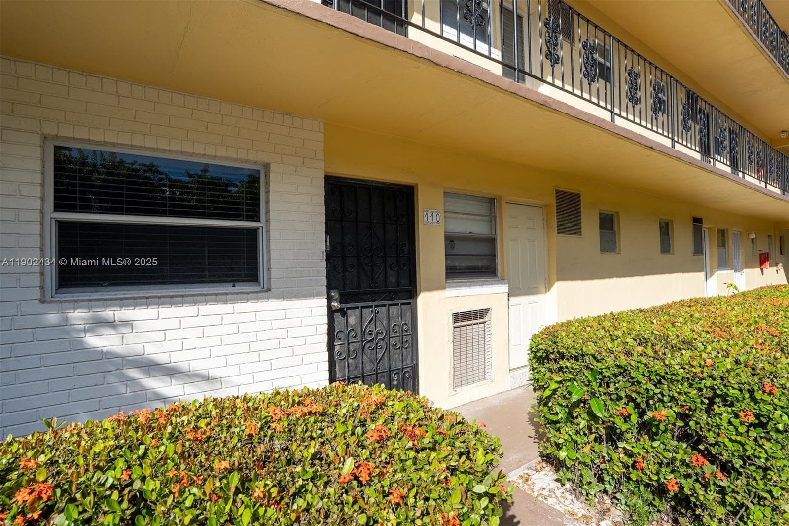 BISC LAKE GARDENS NO 2 BL · #F110 in Aventura - Photo 32