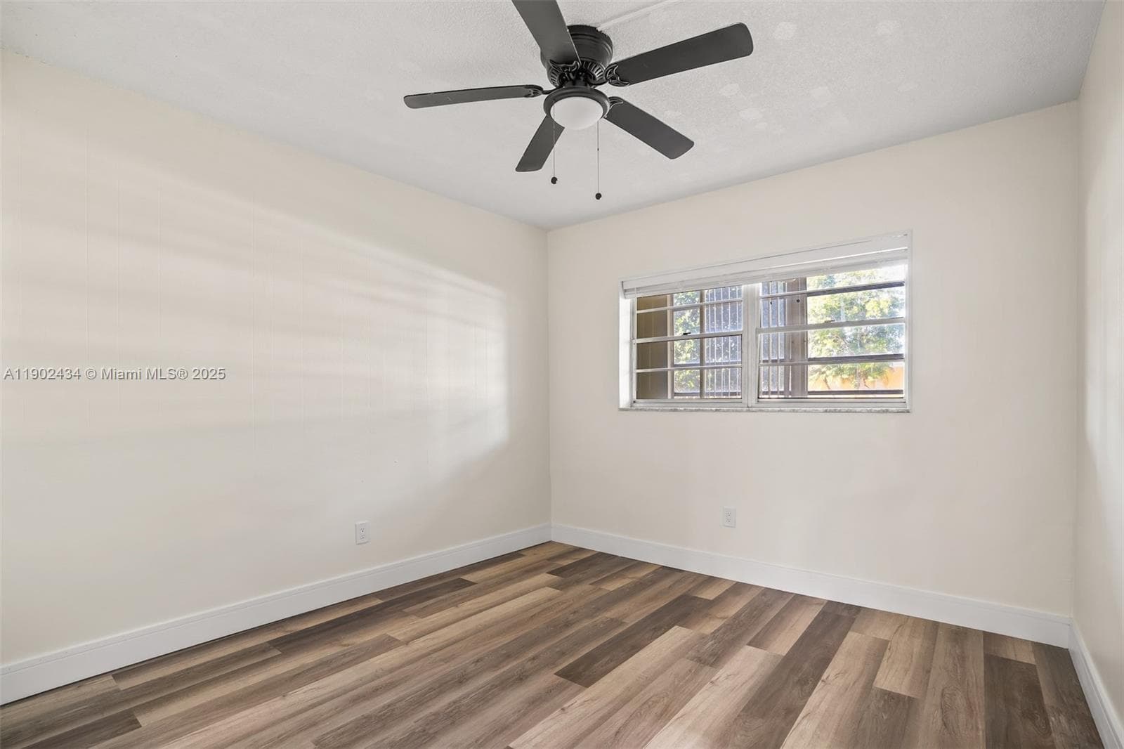 BISC LAKE GARDENS NO 2 BL · #F110 in Aventura - Photo 20
