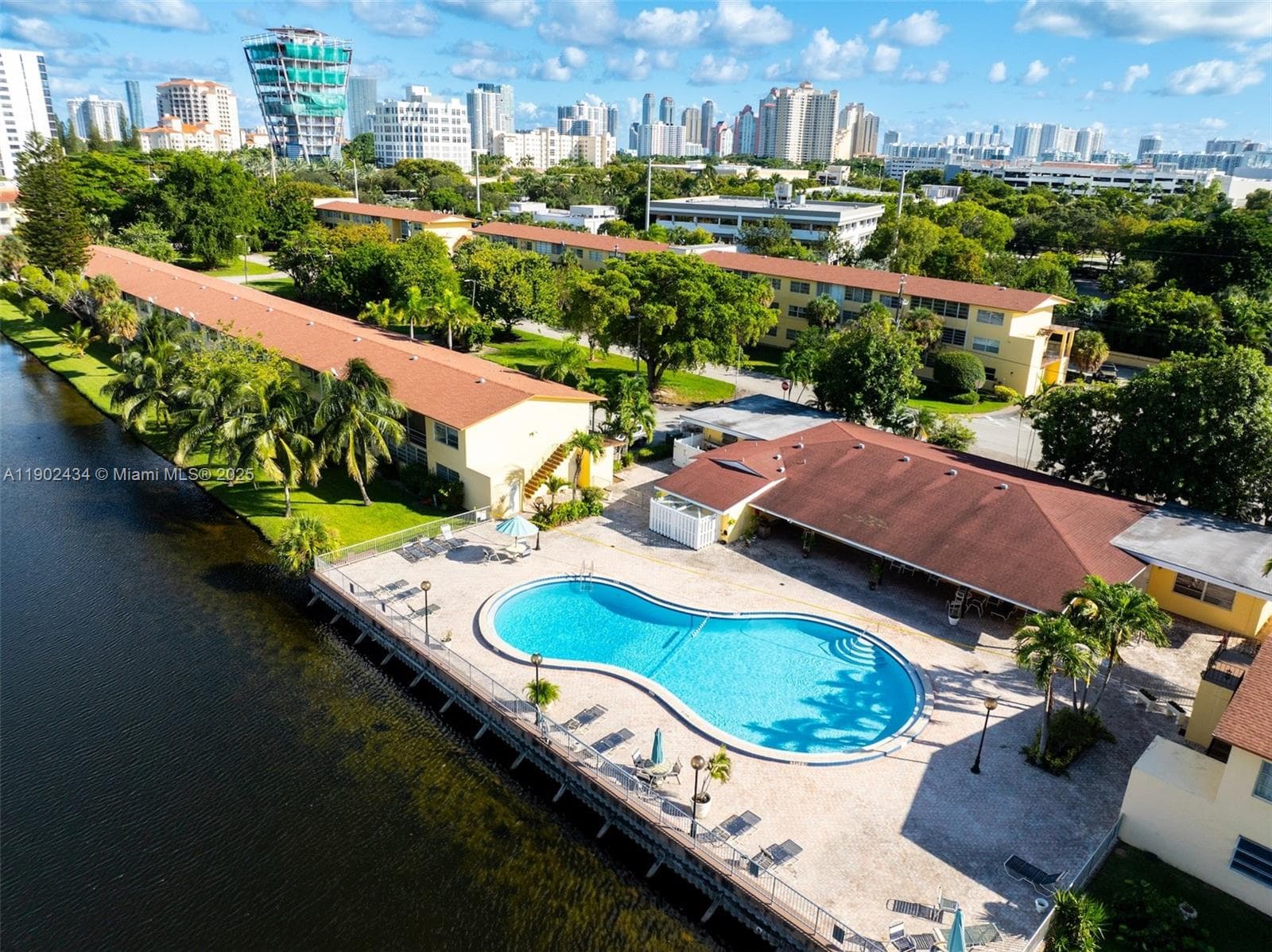 BISC LAKE GARDENS NO 2 BL · #F110 in Aventura - Photo 29