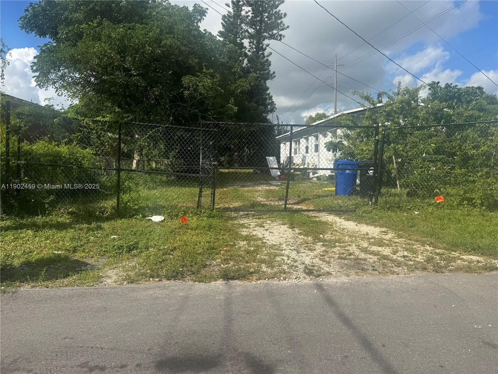 1430 NW 7th St photo 2