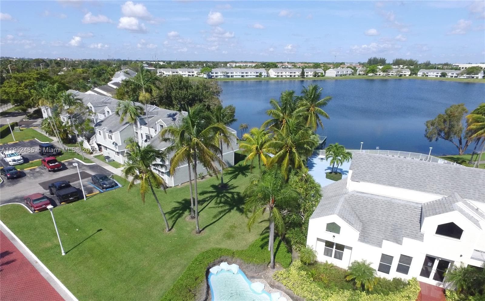 SUMMER LAKE · #201 in Oakland Park - Photo 17