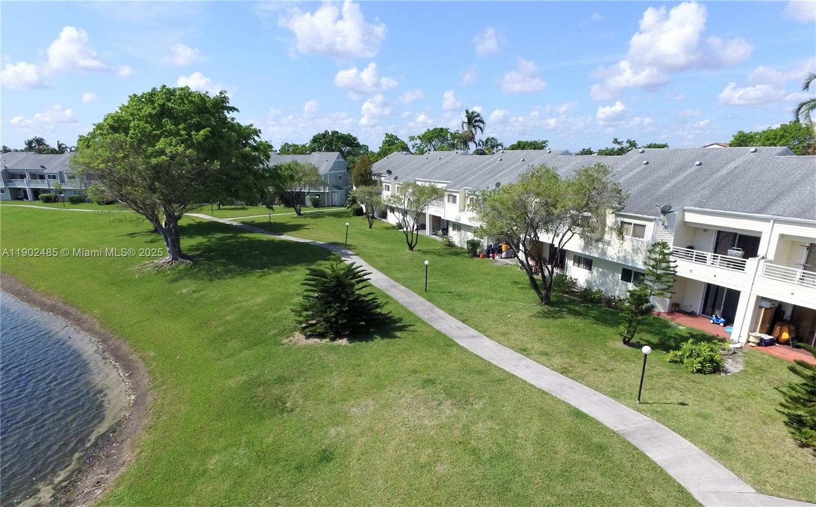 SUMMER LAKE · #201 in Oakland Park - Photo 30