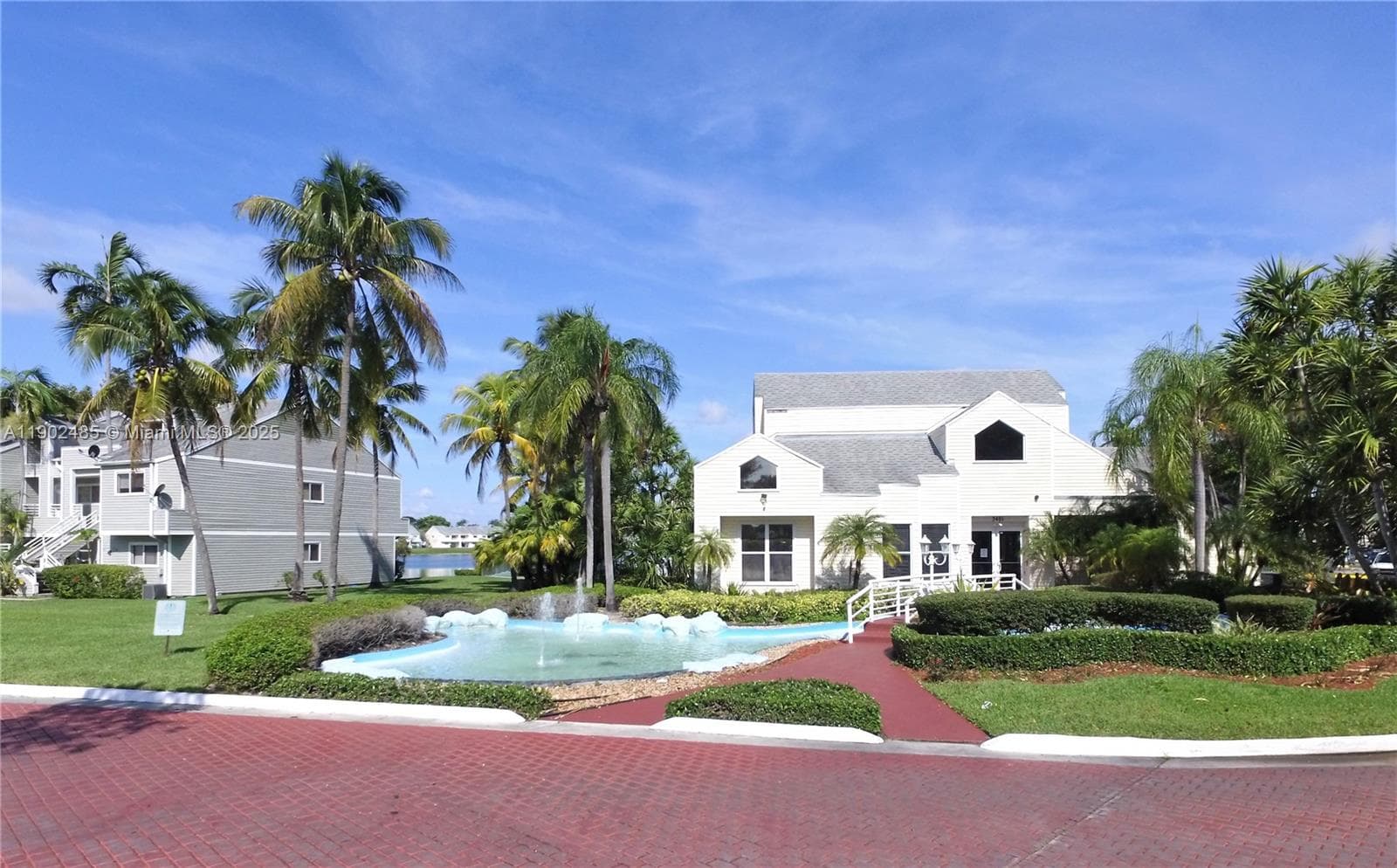 SUMMER LAKE · #201 in Oakland Park - Photo 14