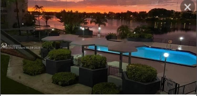 AZURE LAKE CONDO · #122 in Miami - Photo 31