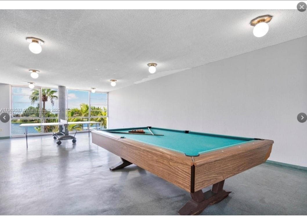 AZURE LAKE CONDO · #122 in Miami - Photo 29