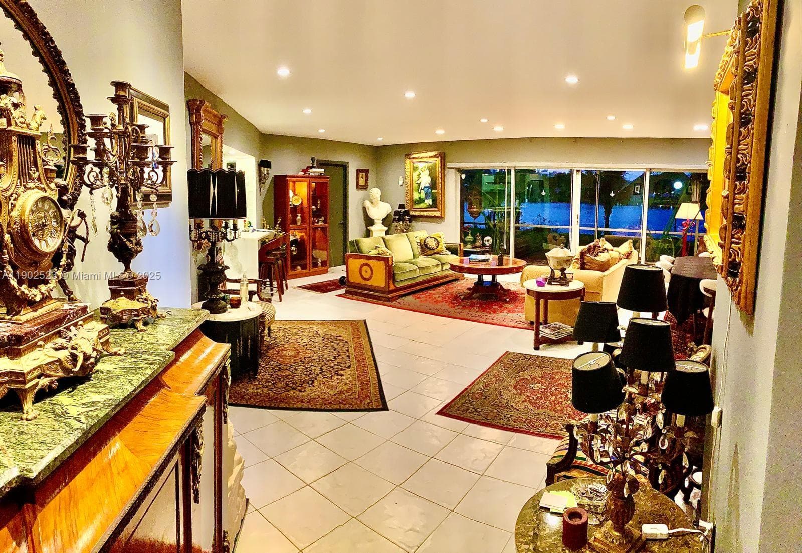 AZURE LAKE CONDO · #122 in Miami - Photo 21
