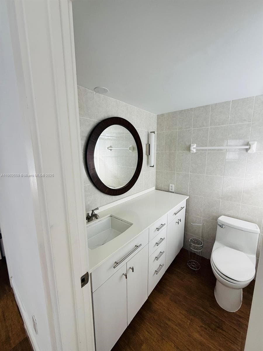 GOLDEN CACHE CONDO · #1 in Pompano Beach - Photo 13