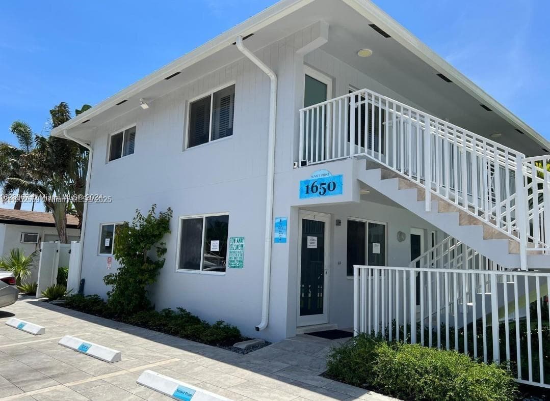 GOLDEN CACHE CONDO · #1 in Pompano Beach - Photo 15