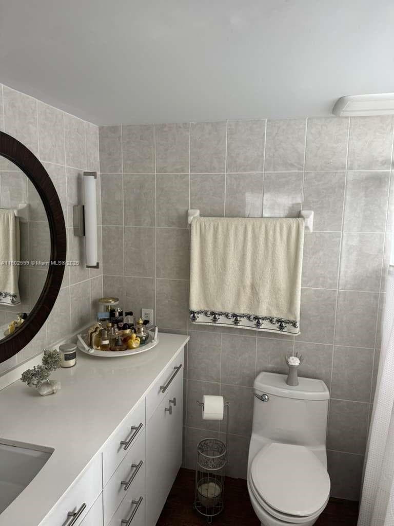 GOLDEN CACHE CONDO · #1 in Pompano Beach - Photo 11