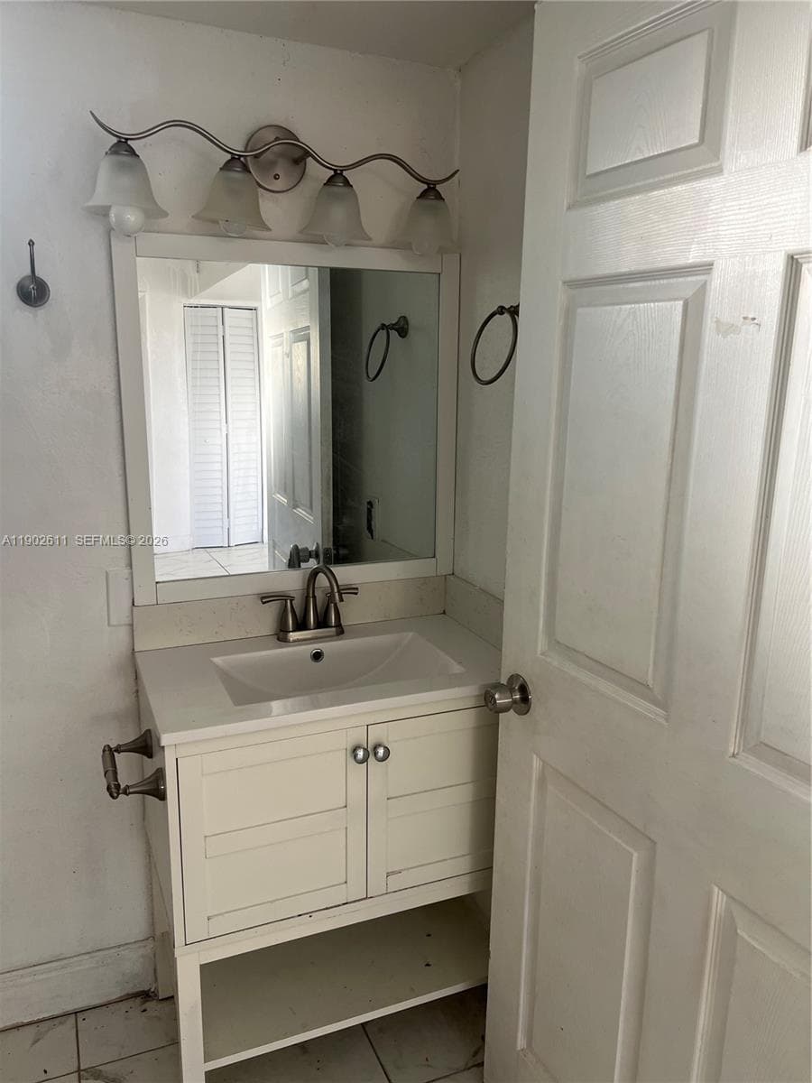 NEW WORLD CONDO APTS II · #136 in Miami Gardens - Photo 8