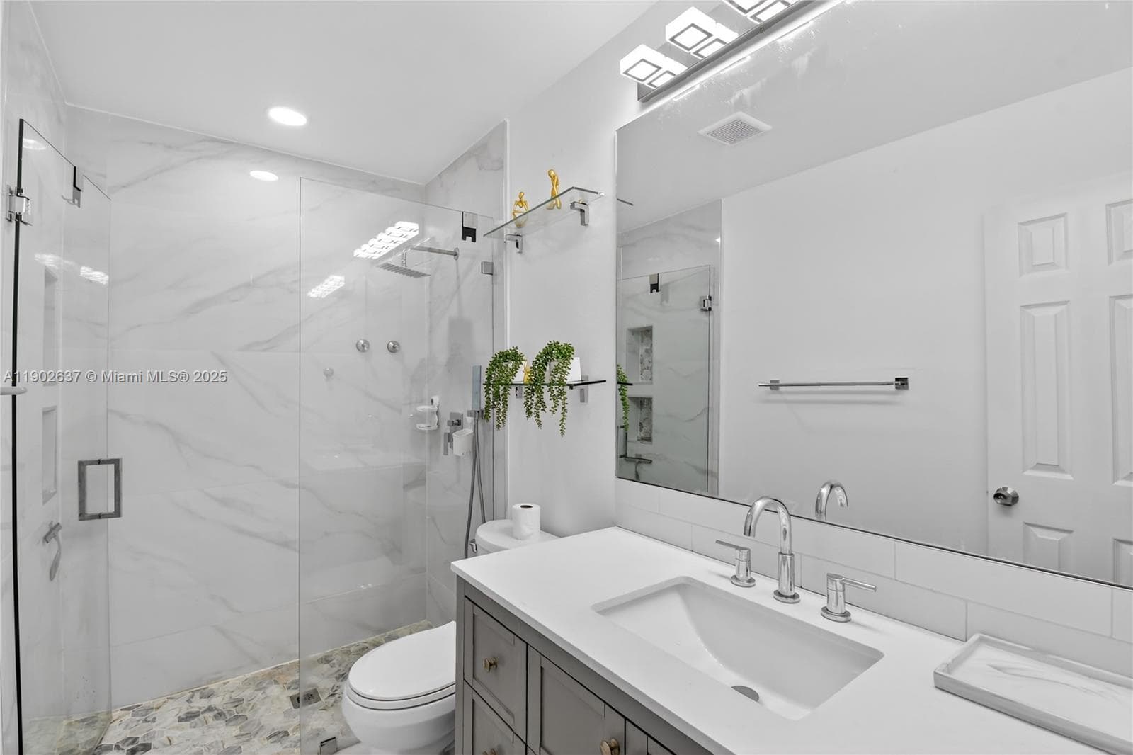 554 NW 46th St #1 photo 20