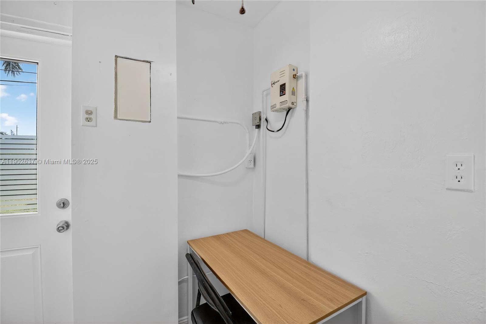 554 NW 46th St #1 photo 24