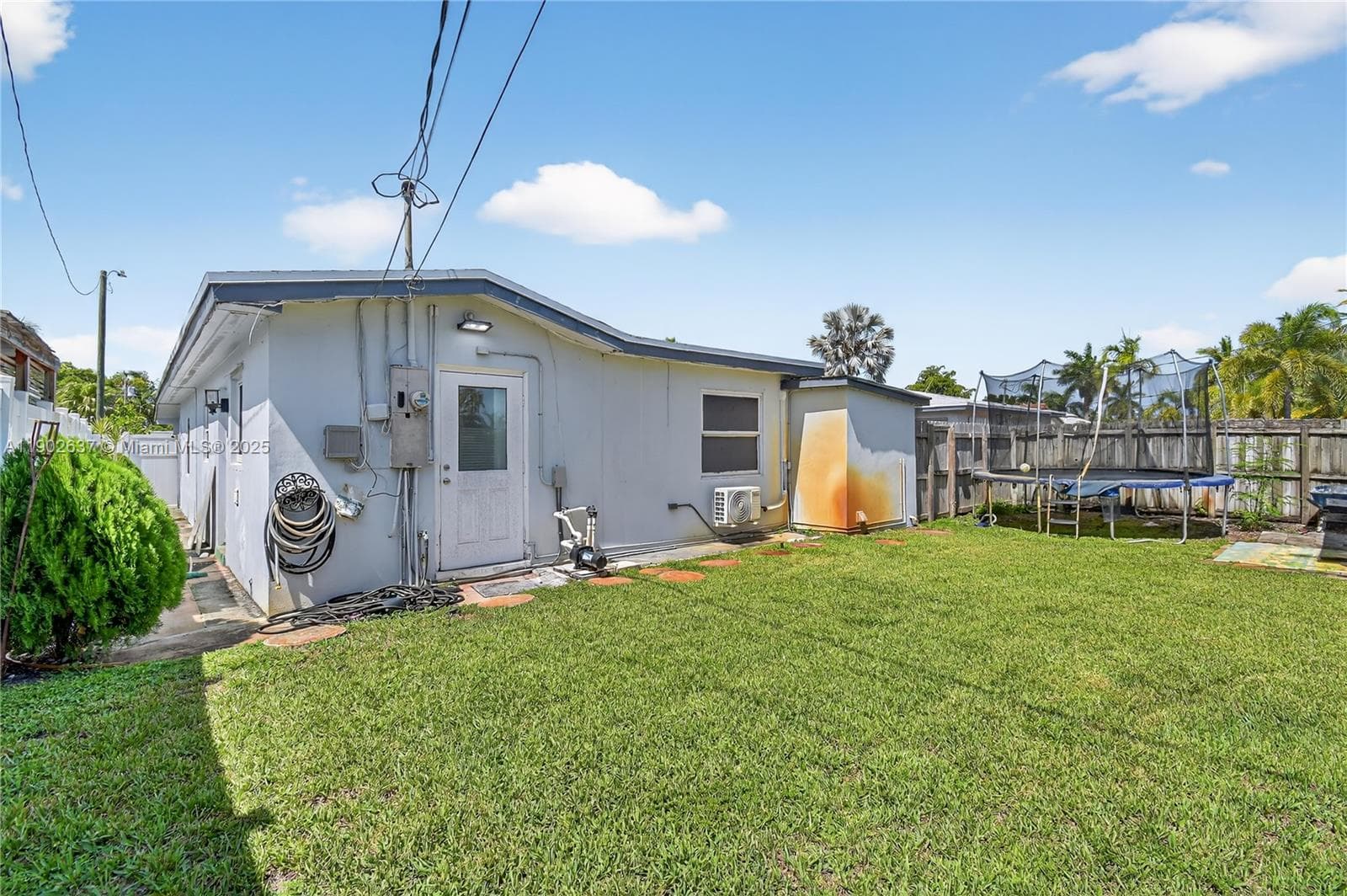 554 NW 46th St #1 photo 35