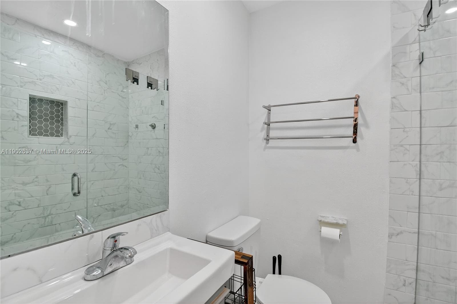 554 NW 46th St #1 photo 21