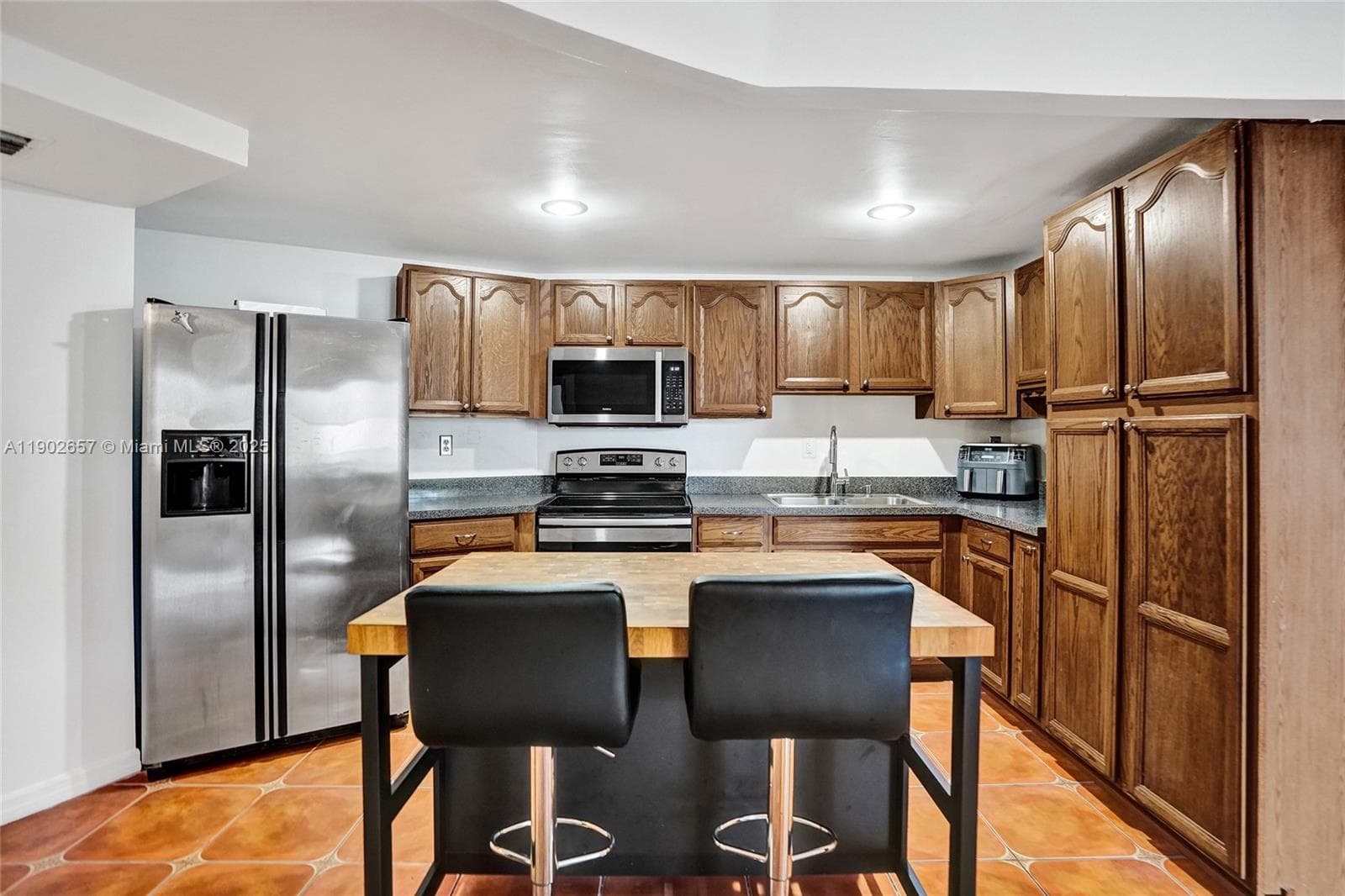 OCEANVIEW PARK CONDO · #412 in Hallandale Beach - Photo 7