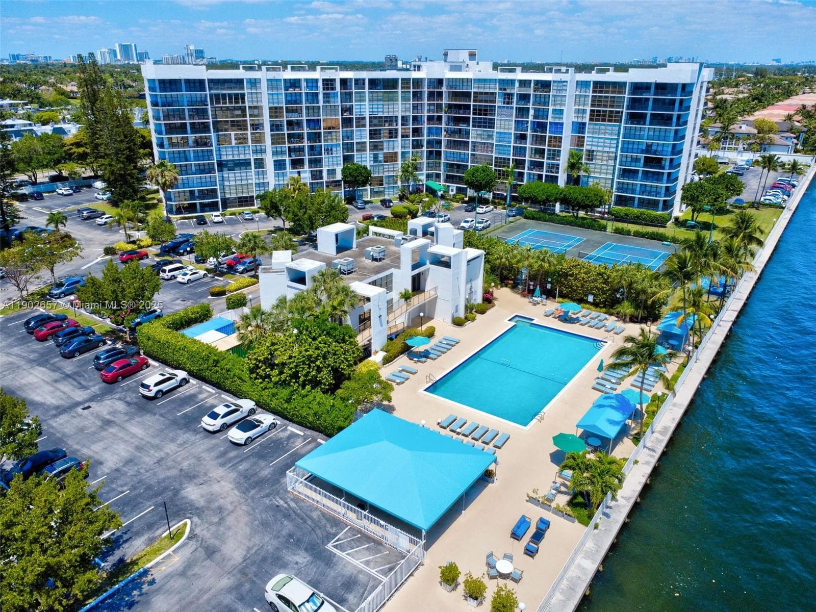 OCEANVIEW PARK CONDO · #412 in Hallandale Beach - Photo 1