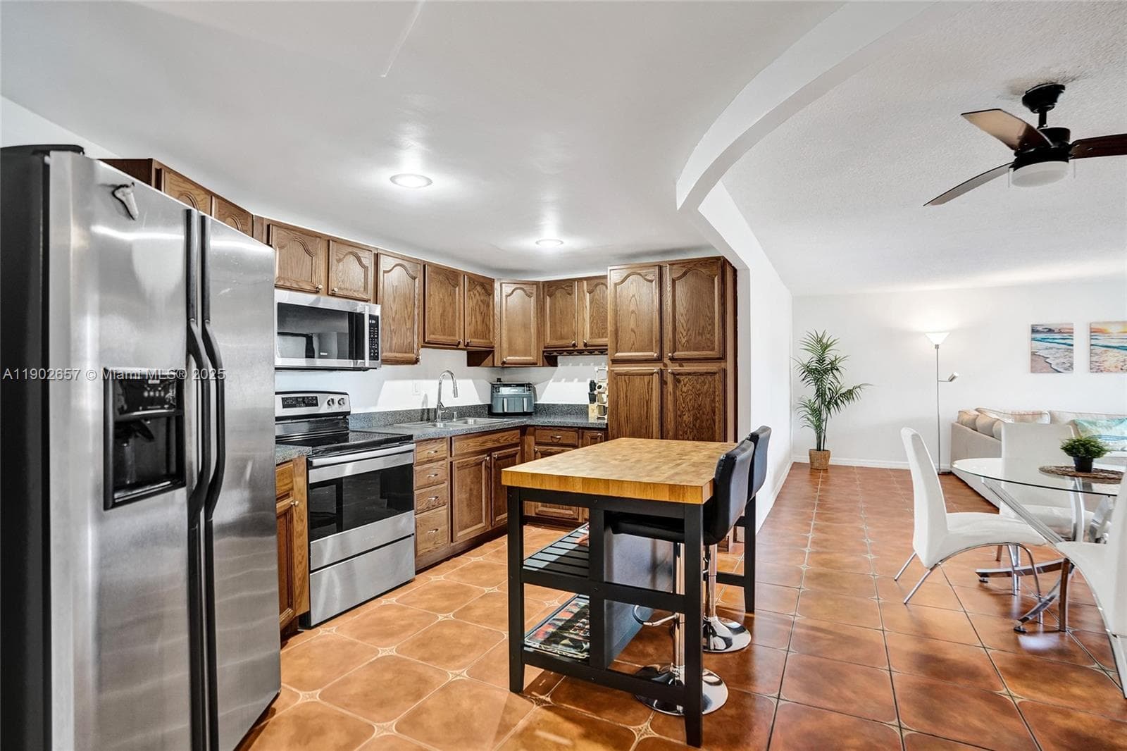 OCEANVIEW PARK CONDO · #412 in Hallandale Beach - Photo 4