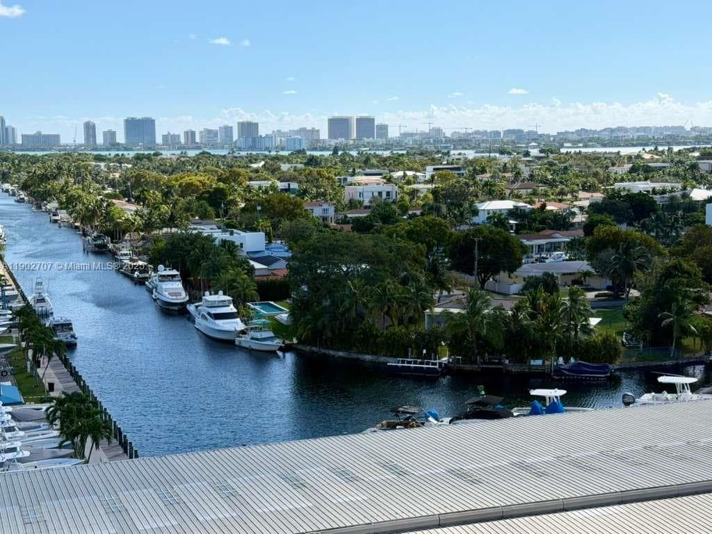 Facing East (Keystone Pointe)