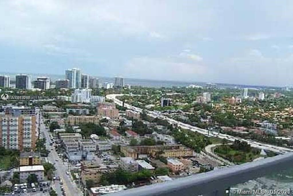 Latitude on the River · #1906 in Miami - Photo 2