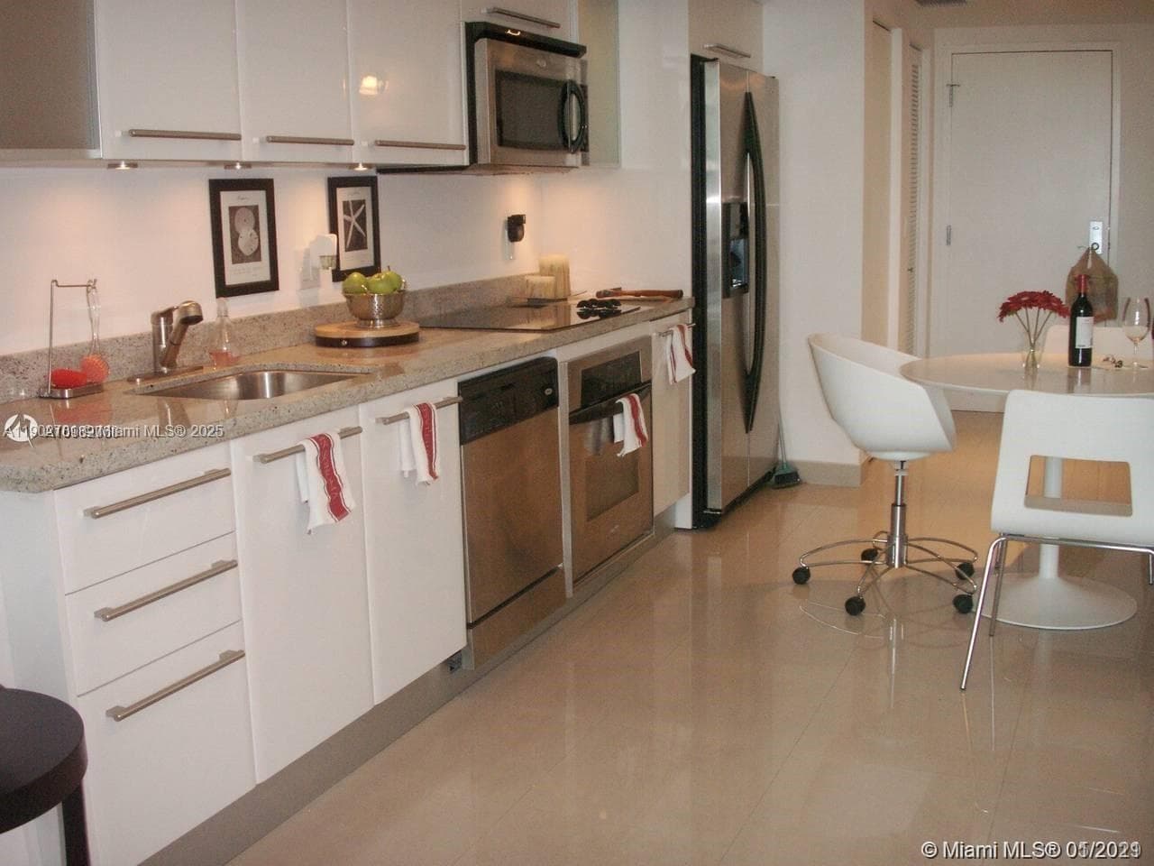 Latitude on the River · #1906 in Miami - Photo 3