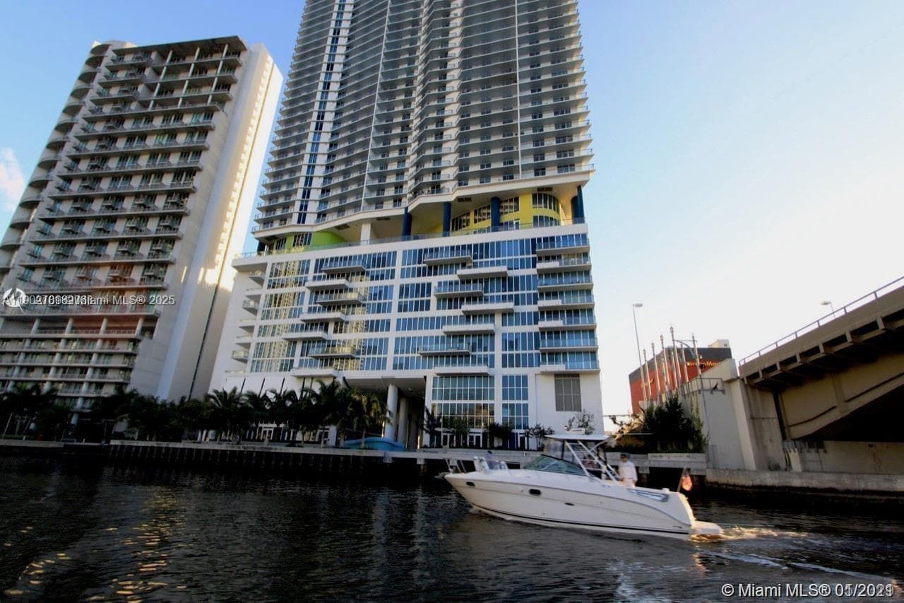 Latitude on the River · #1906 in Miami - Photo 1