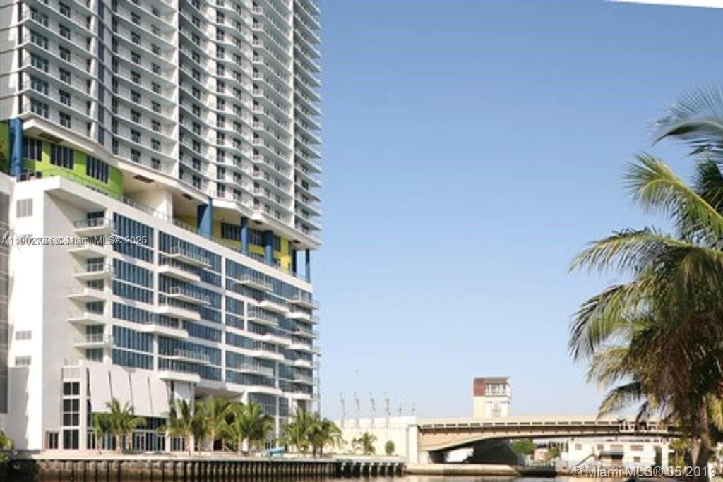Latitude on the River · #1906 in Miami - Photo 9