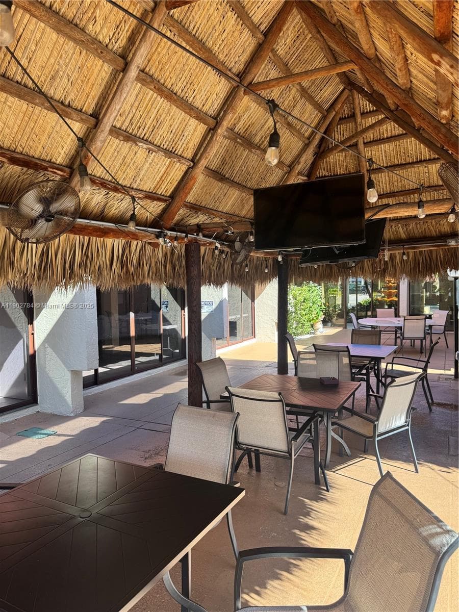 Tiki Hut