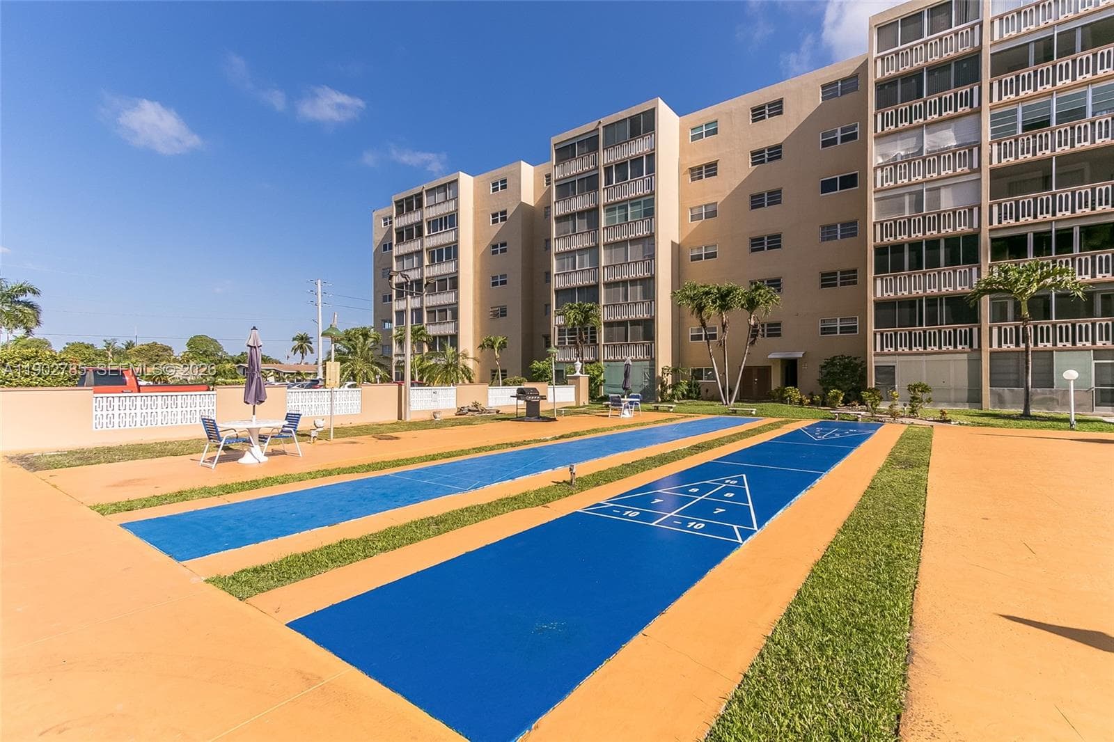 MEADOWBROOK · #208 in Hallandale Beach - Photo 43