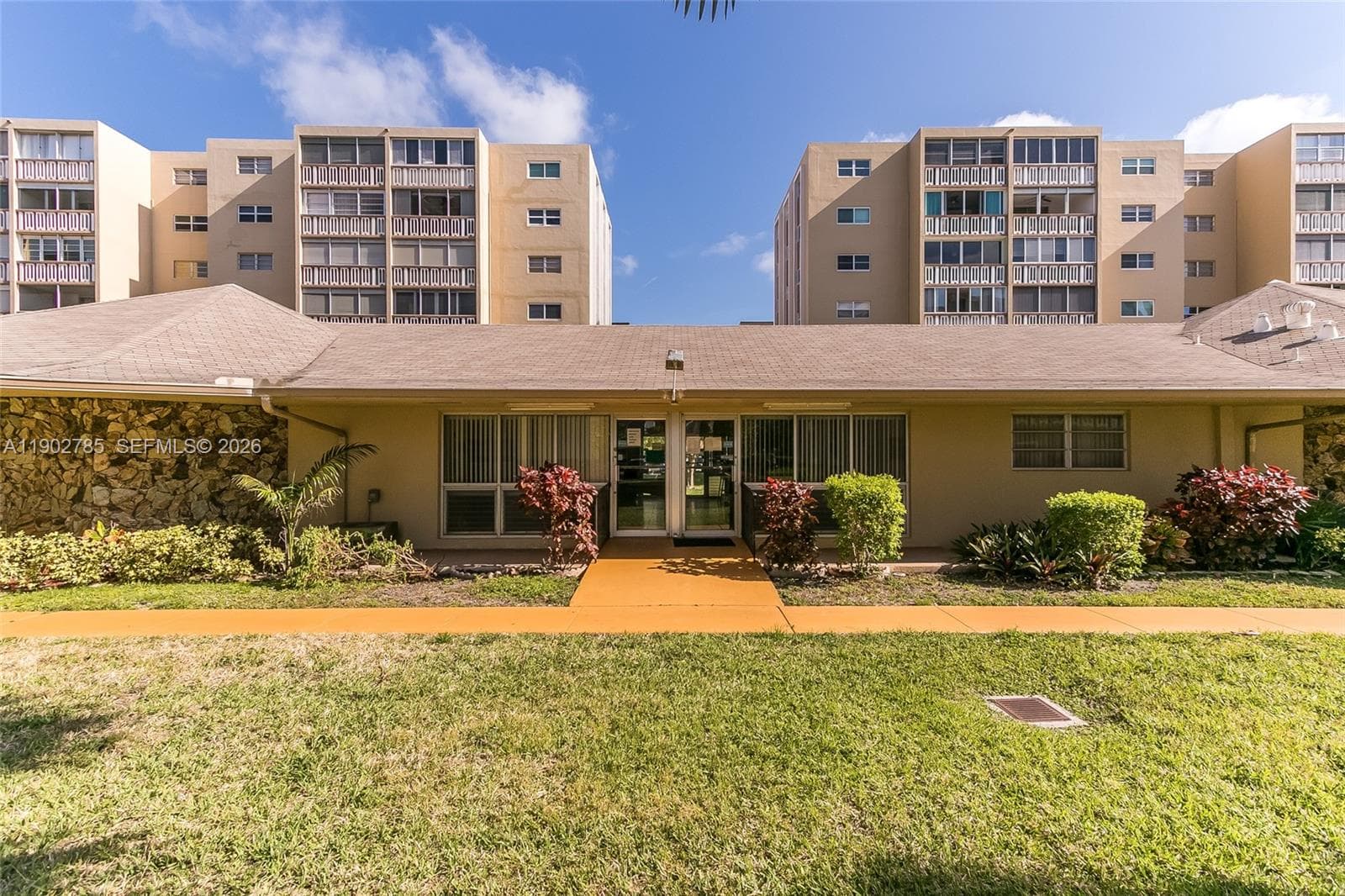 MEADOWBROOK · #208 in Hallandale Beach - Photo 38