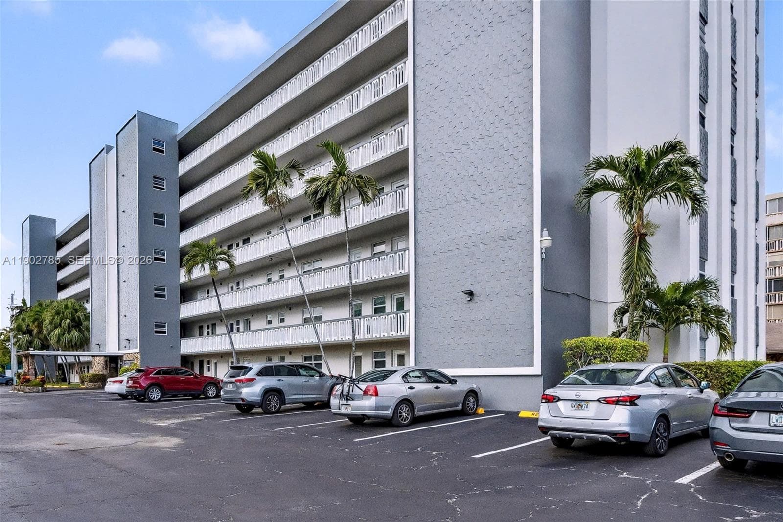 MEADOWBROOK · #208 in Hallandale Beach - Photo 33