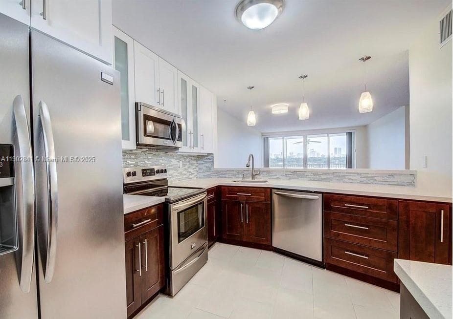JADE WINDS GROUP - · #705-2 in Miami - Photo 3