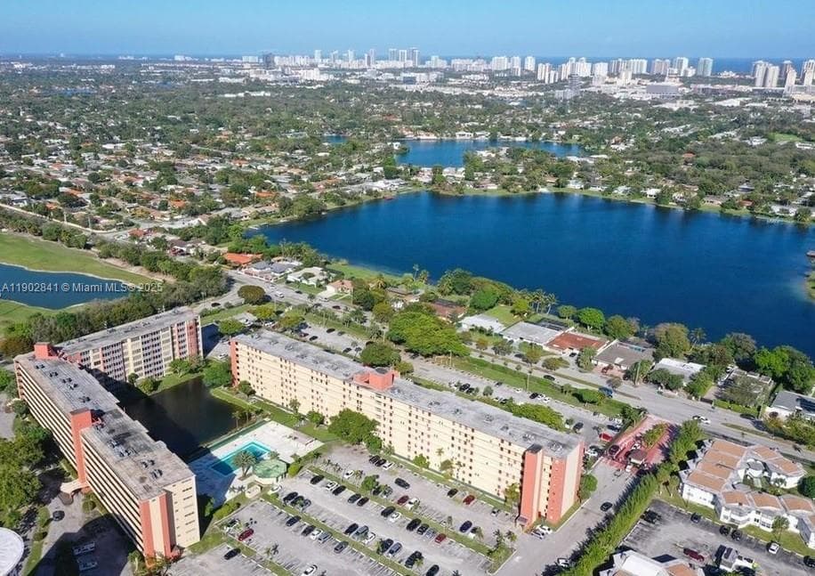 JADE WINDS GROUP - · #705-2 in Miami - Photo 1