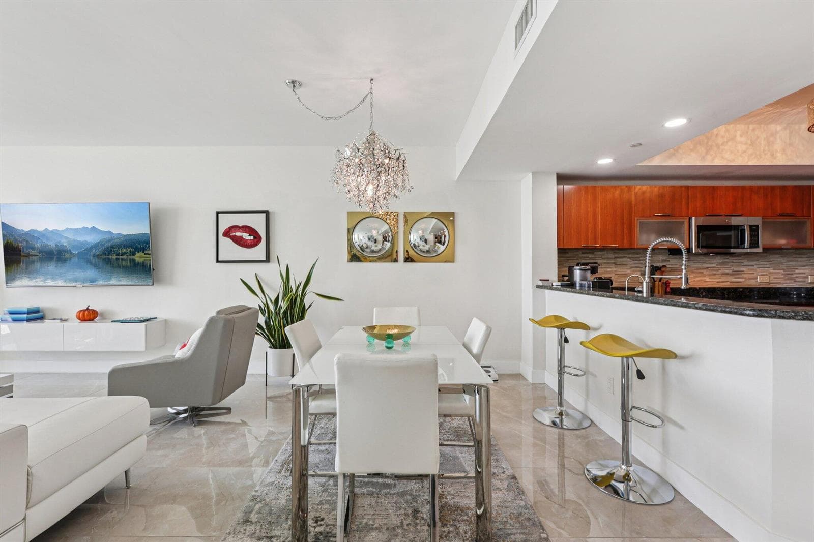 11-web-or-mls-Lake Shore Dr 2312-S2210-0