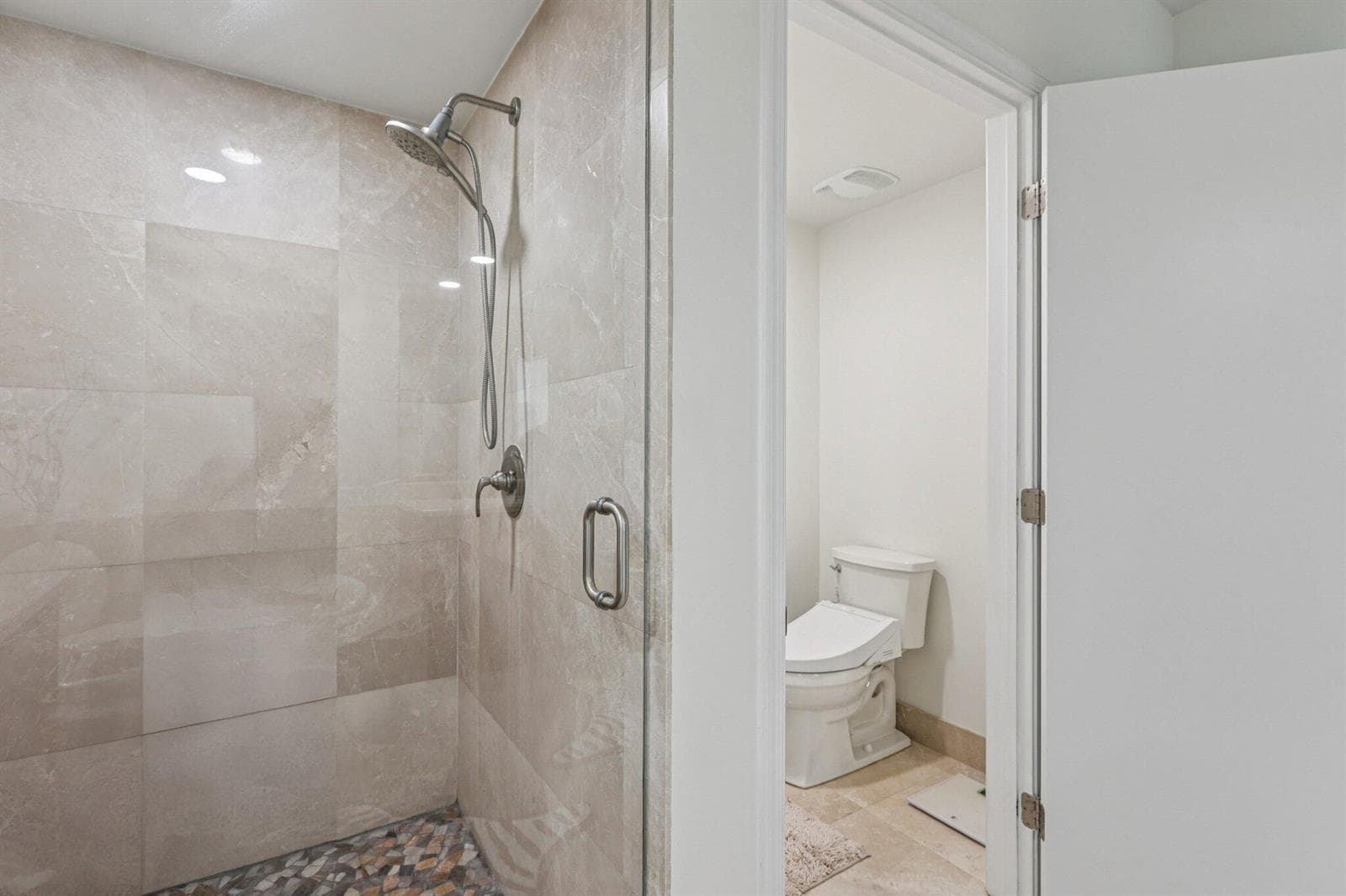40-web-or-mls-Lake Shore Dr 2312-S2210-0