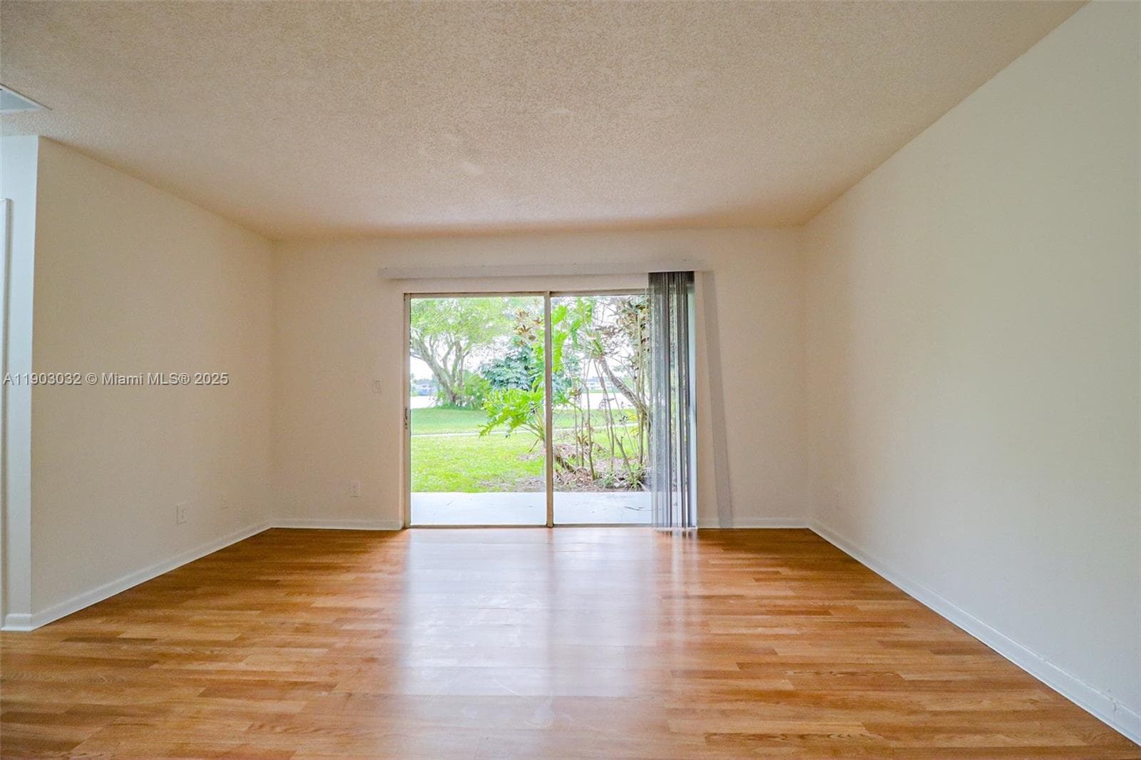 SUMMER LAKE · #105 in Oakland Park - Photo 5