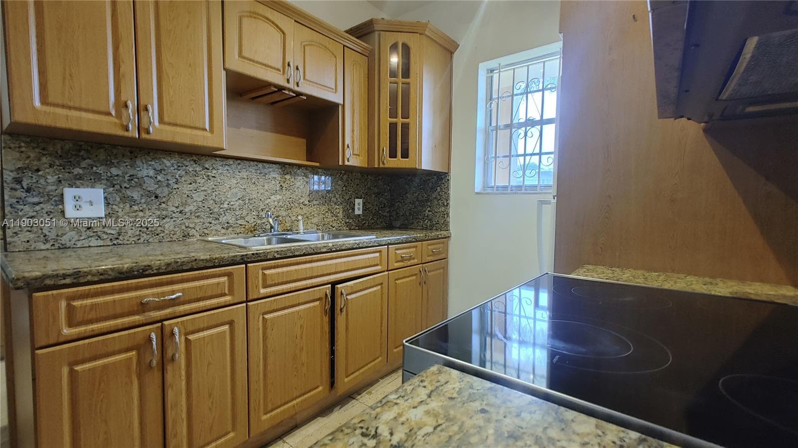 STRAND PLAZA CONDO · #108 in Hallandale Beach - Photo 2