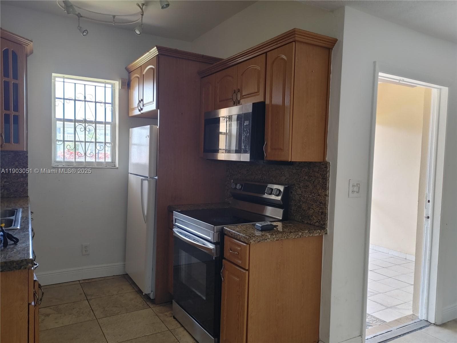 STRAND PLAZA CONDO · #108 in Hallandale Beach - Photo 3