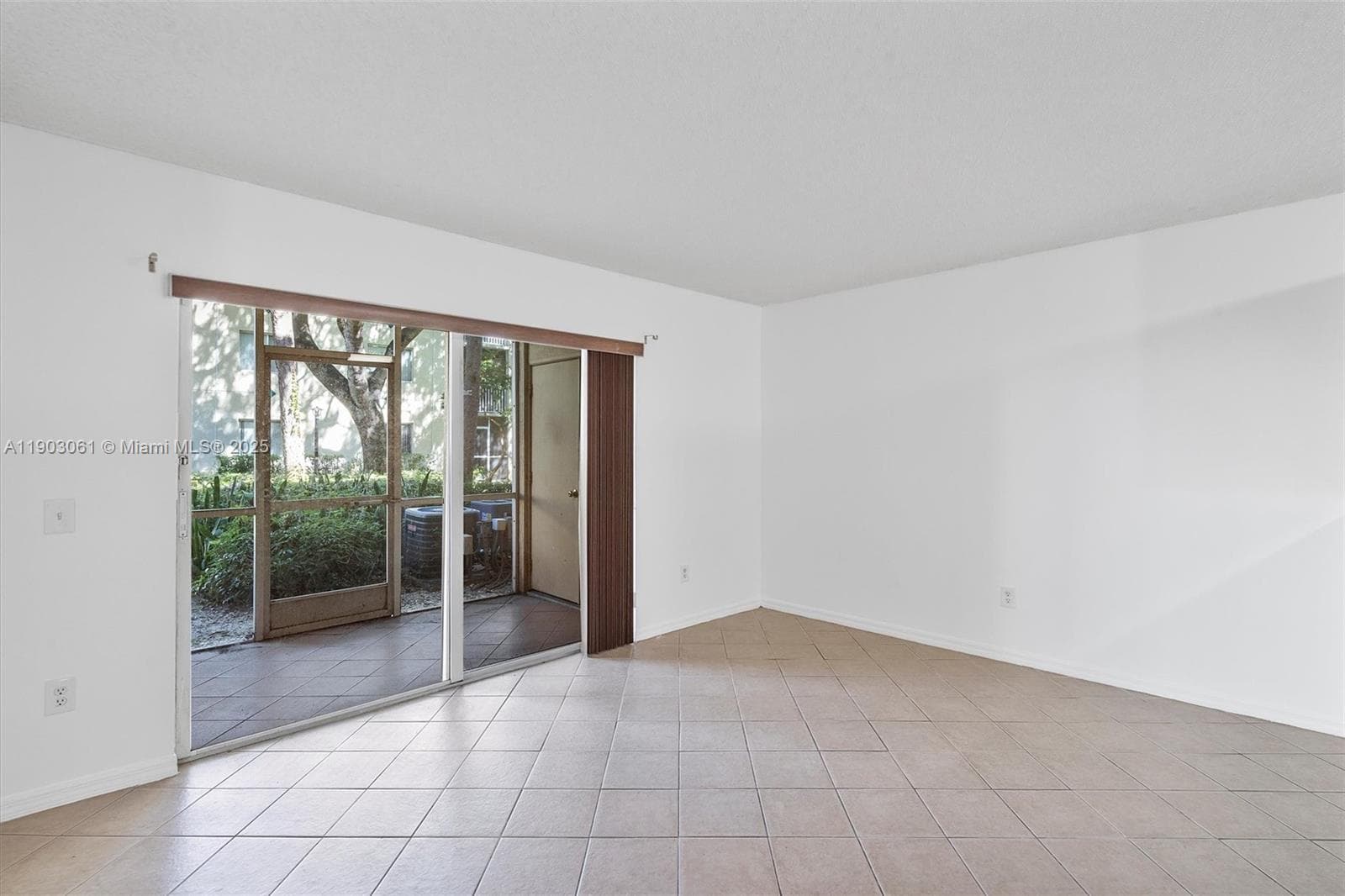 PINEHURST CLUB CONDO · #5-105 in Hollywood - Photo 5